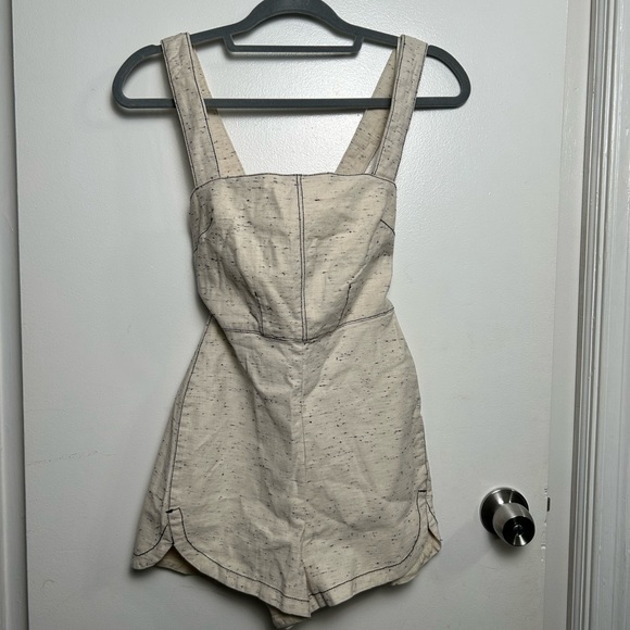 Hannah Cotton Cross Back Romper NWT - Picture 3 of 6